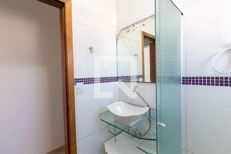 Casa para alugar com 200m², 2 quartos e 2 vagasBanheiro 2