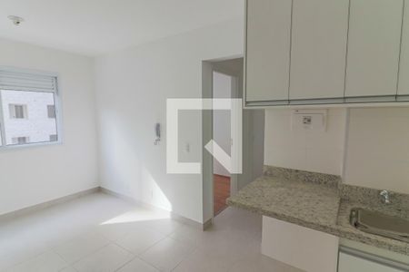 Sala / Cozinha / Lavanderia de apartamento para alugar com 2 quartos, 33m² em Jardim Celeste, São Paulo