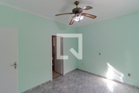 Casa à venda com 180m², 3 quartos e 4 vagasSuíte