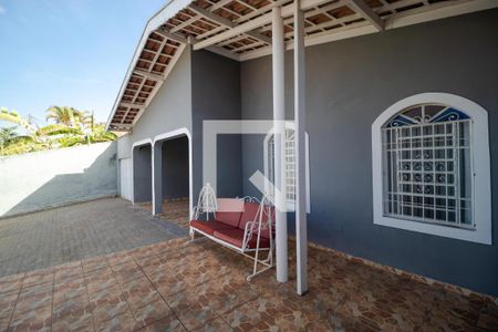 Casa à venda com 180m², 3 quartos e 4 vagasFachada
