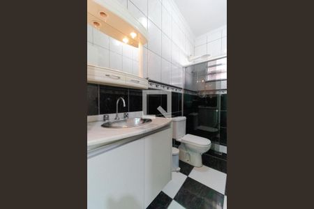 Casa à venda com 180m², 3 quartos e 4 vagasBanheiro 01