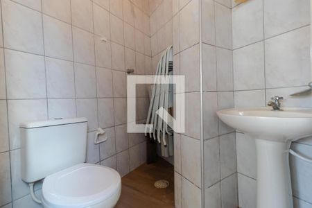 Casa à venda com 180m², 3 quartos e 4 vagasBanheiro 02