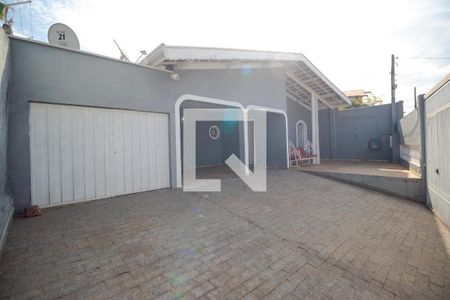 Casa à venda com 180m², 3 quartos e 4 vagasFachada