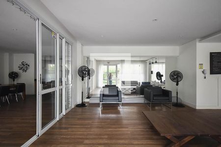 Apartamento para alugar com 32m², 1 quarto e 1 vaga Apartamento para alugar com 32m², 1 quarto e 1 vagaSalão de festa