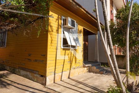 Casa à venda com 120m², 2 quartos e 3 vagas Casa à venda com 120m², 2 quartos e 3 vagasFachada da casa