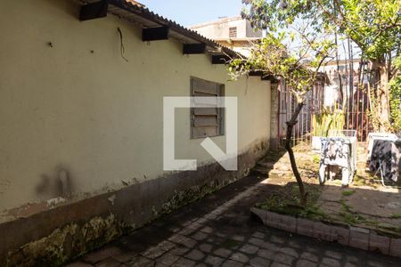 Casa à venda com 120m², 2 quartos e 3 vagas Casa à venda com 120m², 2 quartos e 3 vagasFundos