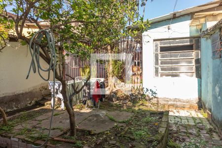 Casa à venda com 120m², 2 quartos e 3 vagas Casa à venda com 120m², 2 quartos e 3 vagasFundos