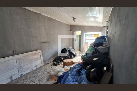 Casa à venda com 120m², 2 quartos e 3 vagas Casa à venda com 120m², 2 quartos e 3 vagasFundos