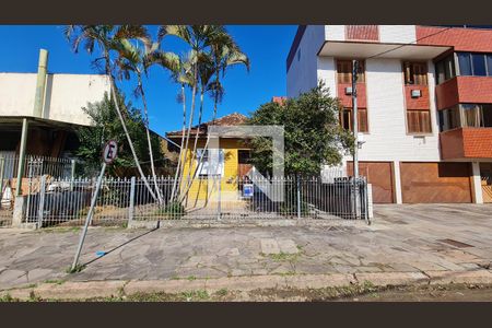 Casa à venda com 120m², 2 quartos e 3 vagas Casa à venda com 120m², 2 quartos e 3 vagasFachada da casa