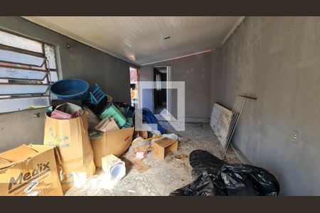 Casa à venda com 120m², 2 quartos e 3 vagas Casa à venda com 120m², 2 quartos e 3 vagasFundos