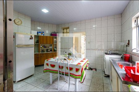 Casa à venda com 172m², 4 quartos e 4 vagasCozinha 1