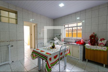 Casa à venda com 172m², 4 quartos e 4 vagasCozinha 1