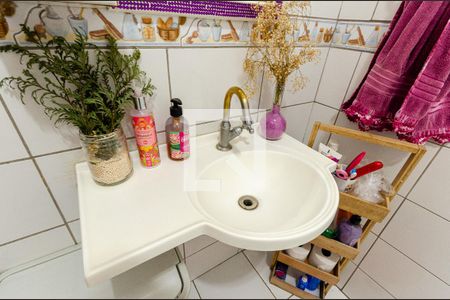 Casa à venda com 172m², 4 quartos e 4 vagasBanheiro 2