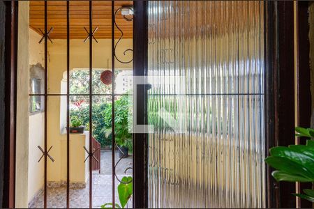 Casa à venda com 172m², 4 quartos e 4 vagasEscritório