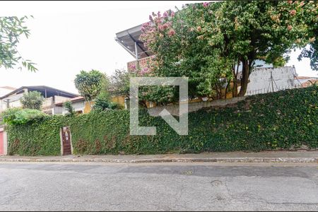 Casa à venda com 172m², 4 quartos e 4 vagasFachada