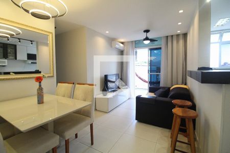 Sala de apartamento para alugar com 2 quartos, 50m² em Anil, Rio de Janeiro