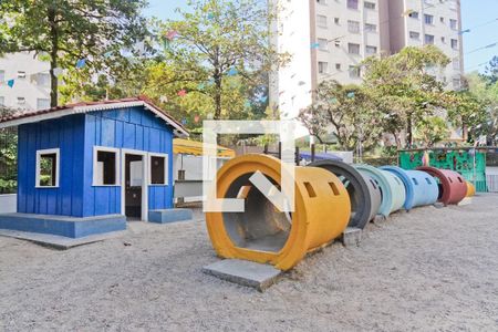 Apartamento para alugar com 50m², 2 quartos e 1 vaga Apartamento para alugar com 50m², 2 quartos e 1 vagaÁrea comum - Playground