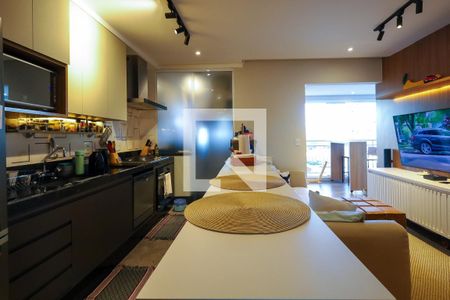 Sala e Cozinha de apartamento à venda com 2 quartos, 65m² em Barra Funda, São Paulo