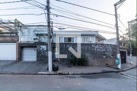 Casa à venda com 307m², 4 quartos e 2 vagasFachada