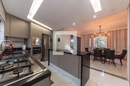 Casa à venda com 307m², 4 quartos e 2 vagasCozinha