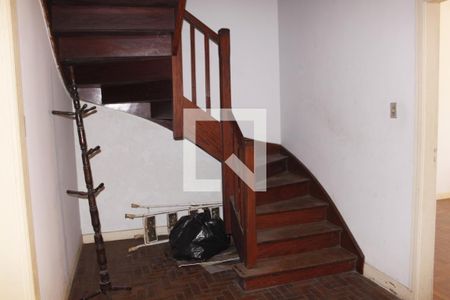 Escada de casa à venda com 3 quartos, 220m² em Cambuci, São Paulo