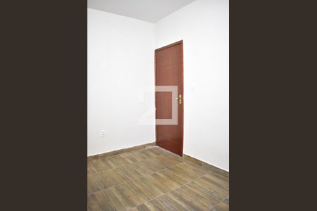 Casa para alugar com 90m², 2 quartos e 2 vagasSuíte