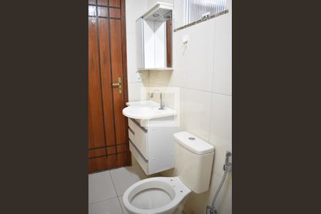 Casa para alugar com 90m², 2 quartos e 2 vagasBanheiro da Suíte