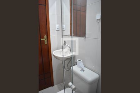 Casa para alugar com 90m², 2 quartos e 2 vagasBanheiro Social