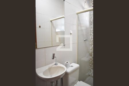 Casa para alugar com 90m², 2 quartos e 2 vagasBanheiro Social