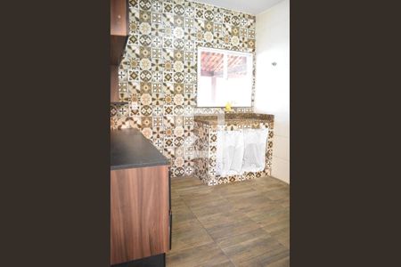 Casa para alugar com 90m², 2 quartos e 2 vagasCozinha