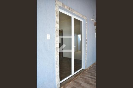 Casa para alugar com 90m², 2 quartos e 2 vagasDetalhe