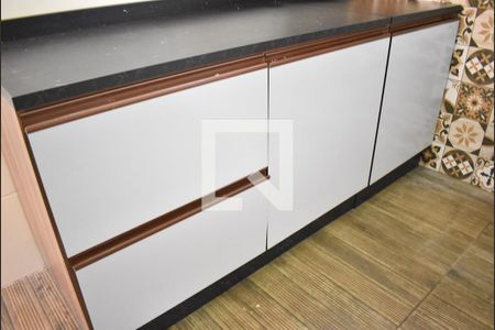 Casa para alugar com 90m², 2 quartos e 2 vagasCozinha - Armário