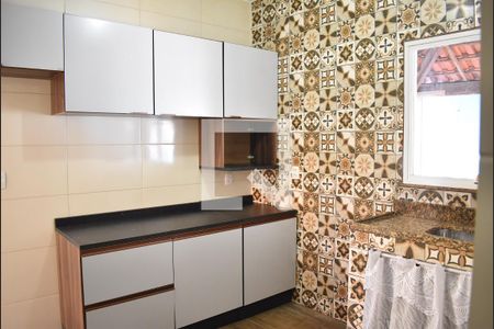 Casa para alugar com 90m², 2 quartos e 2 vagasCozinha