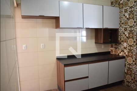 Casa para alugar com 90m², 2 quartos e 2 vagasCozinha - Armários