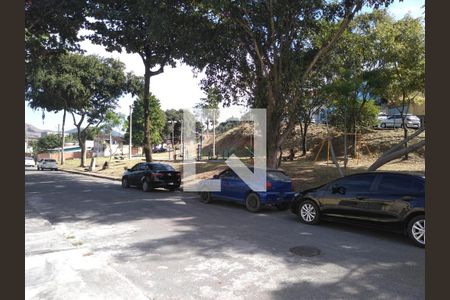 Casa para alugar com 90m², 2 quartos e 2 vagas Casa para alugar com 90m², 2 quartos e 2 vagasVista da Rua