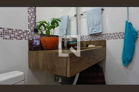 Casa à venda com 110m², 3 quartos e 2 vagasBanheiro