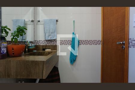 Casa à venda com 110m², 3 quartos e 2 vagasBanheiro