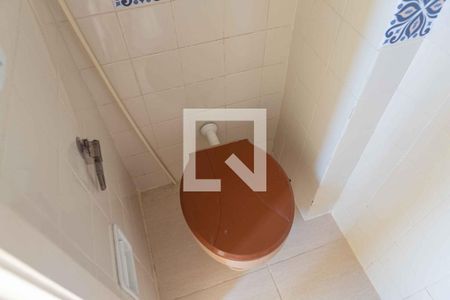 Apartamento à venda com 70m², 2 quartos e 2 vagasBanheiro de Serviço