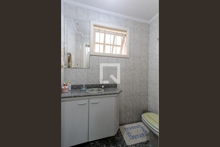 Casa à venda com 220m², 3 quartos e 3 vagas Casa à venda com 220m², 3 quartos e 3 vagasBanheiro Térreo