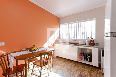 Casa à venda com 220m², 3 quartos e 3 vagas Casa à venda com 220m², 3 quartos e 3 vagasCozinha 1