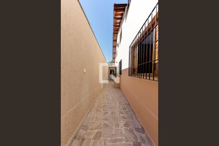 Casa à venda com 220m², 3 quartos e 3 vagas Casa à venda com 220m², 3 quartos e 3 vagasCorredor Externo