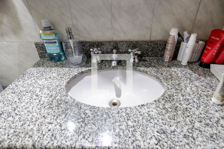 Casa à venda com 220m², 3 quartos e 3 vagas Casa à venda com 220m², 3 quartos e 3 vagasBanheiro da Suíte 1