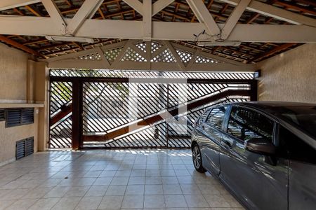 Casa à venda com 220m², 3 quartos e 3 vagas Casa à venda com 220m², 3 quartos e 3 vagasGaragem