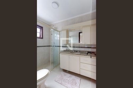 Casa à venda com 220m², 3 quartos e 3 vagas Casa à venda com 220m², 3 quartos e 3 vagasBanheiro da Suíte 2