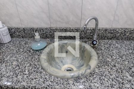 Casa à venda com 220m², 3 quartos e 3 vagas Casa à venda com 220m², 3 quartos e 3 vagasBanheiro Térreo