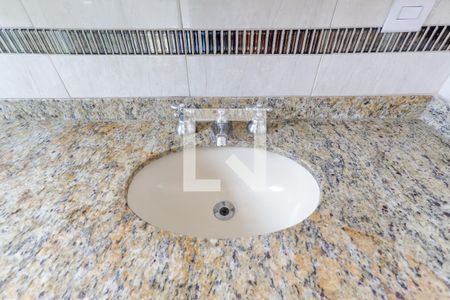 Casa à venda com 220m², 3 quartos e 3 vagas Casa à venda com 220m², 3 quartos e 3 vagasBanheiro da Suíte 2