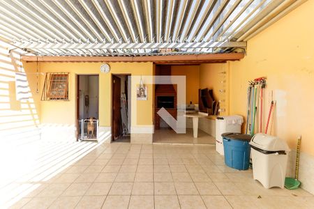 Casa à venda com 220m², 3 quartos e 3 vagas Casa à venda com 220m², 3 quartos e 3 vagasChurrasqueira