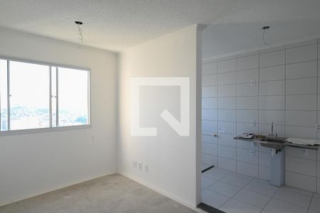 Sala de apartamento para alugar com 2 quartos, 40m² em Jardim Santa Emilia, São Paulo