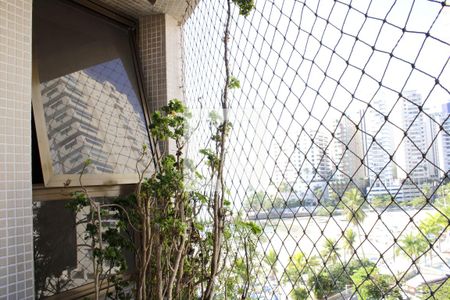 Apartamento para alugar com 170m², 3 quartos e 2 vagasVista