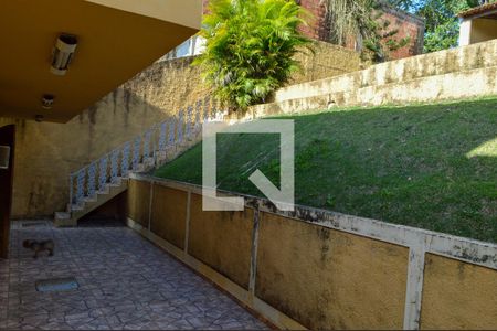 Casa à venda com 513m², 4 quartos e 2 vagas Casa à venda com 513m², 4 quartos e 2 vagasQuintal